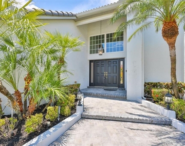 929 Symphony Isles Boulevard - Photo Thumbnail 6