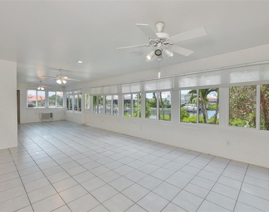 929 Symphony Isles Boulevard - Photo Thumbnail 26