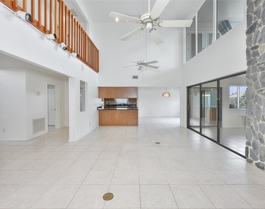 929 Symphony Isles Boulevard - Photo Thumbnail 14