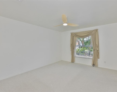 929 Symphony Isles Boulevard - Photo Thumbnail 37