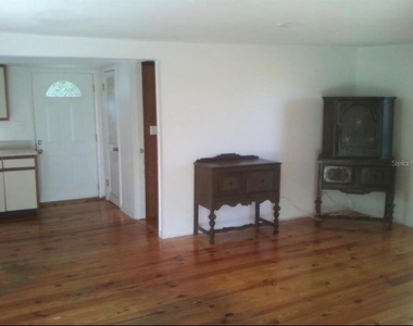 7205 S Manhattan Avenue - Photo Thumbnail 2