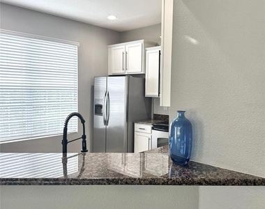 8427 Blue Rock Drive - Photo Thumbnail 9