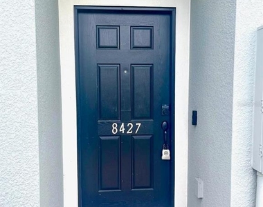 8427 Blue Rock Drive - Photo Thumbnail 5