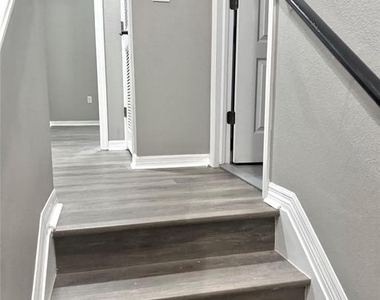 8427 Blue Rock Drive - Photo Thumbnail 18