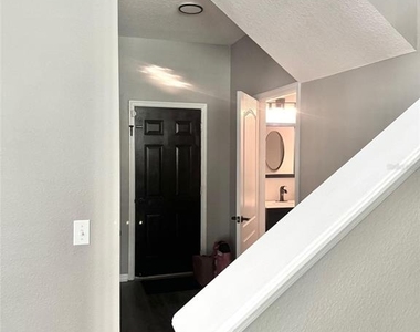 8427 Blue Rock Drive - Photo Thumbnail 12