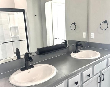 8427 Blue Rock Drive - Photo Thumbnail 29
