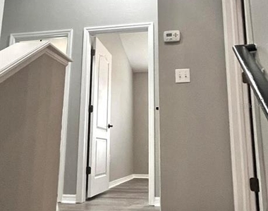 8427 Blue Rock Drive - Photo Thumbnail 22
