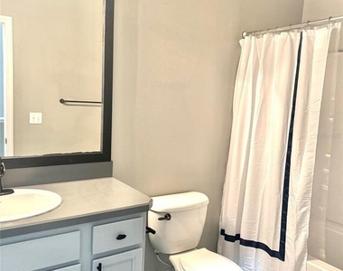 8427 Blue Rock Drive - Photo Thumbnail 24