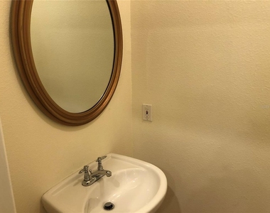 2902 Hansen Manor Lane - Photo Thumbnail 15