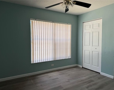 2427 Camden Oaks Place - Photo Thumbnail 14