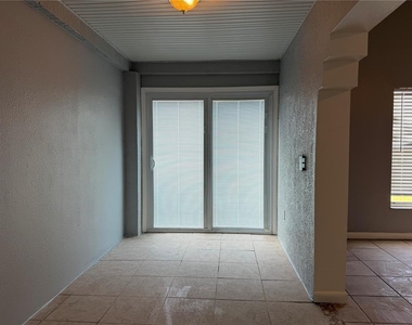 2427 Camden Oaks Place - Photo Thumbnail 6