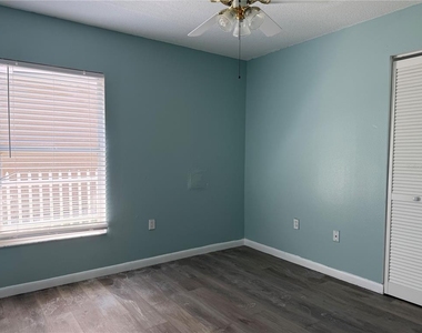 2427 Camden Oaks Place - Photo Thumbnail 13