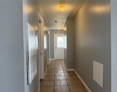 2427 Camden Oaks Place - Photo Thumbnail 4