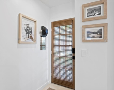 315 S Edison Avenue - Photo Thumbnail 5