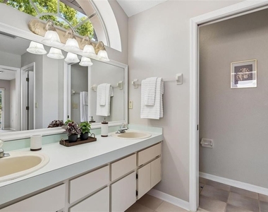 11349 Sand Hill Avenue - Photo Thumbnail 12