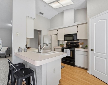 11349 Sand Hill Avenue - Photo Thumbnail 6