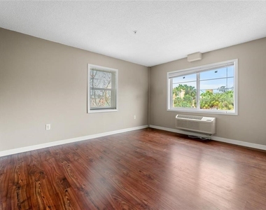 406 S Cedar Avenue - Photo Thumbnail 13