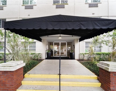 406 S Cedar Avenue - Photo Thumbnail 2