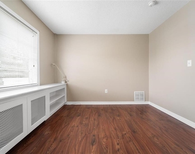 406 S Cedar Avenue - Photo Thumbnail 10