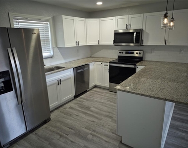 321 Jeru Boulevard - Photo Thumbnail 2