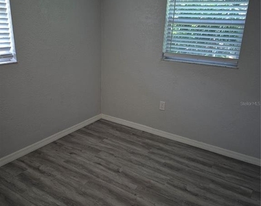 321 Jeru Boulevard - Photo Thumbnail 4