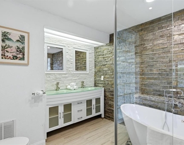 1232 Northport Drive - Photo Thumbnail 11