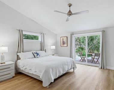 1232 Northport Drive - Photo Thumbnail 9