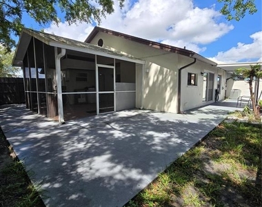 5401 Hopedale Drive - Photo Thumbnail 6