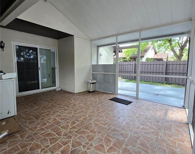 5401 Hopedale Drive - Photo Thumbnail 5