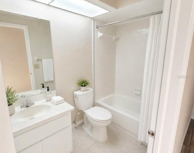 1203 Saxony Circle - Photo Thumbnail 6