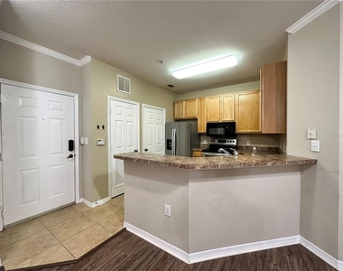 10023 Courtney Palms Boulevard - Photo Thumbnail 14