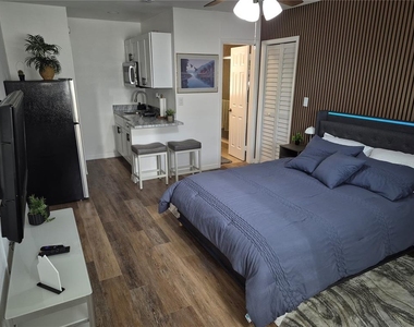7709 W Hanna Avenue - Photo Thumbnail 2