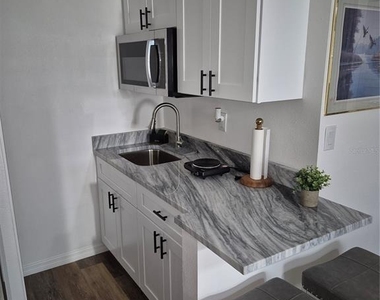 7709 W Hanna Avenue - Photo Thumbnail 4