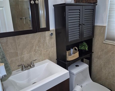 7709 W Hanna Avenue - Photo Thumbnail 6