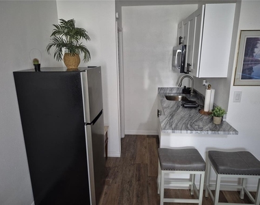 7709 W Hanna Avenue - Photo Thumbnail 3