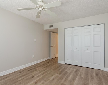 8 Glencoe Place - Photo Thumbnail 18