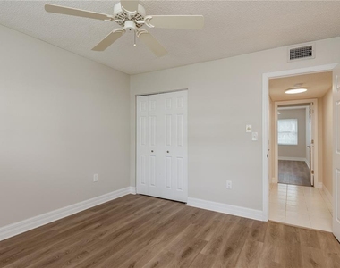 8 Glencoe Place - Photo Thumbnail 15