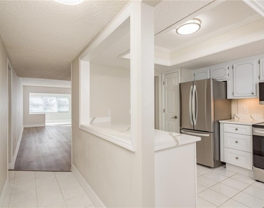 8 Glencoe Place - Photo Thumbnail 3