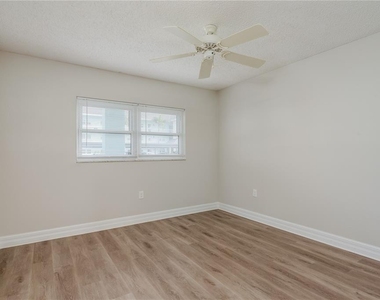 8 Glencoe Place - Photo Thumbnail 14
