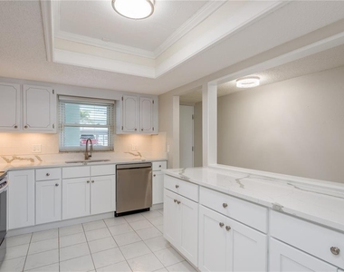 8 Glencoe Place - Photo Thumbnail 10