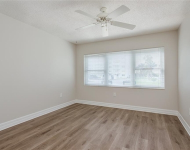 8 Glencoe Place - Photo Thumbnail 17