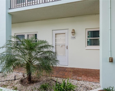 8 Glencoe Place - Photo Thumbnail 2