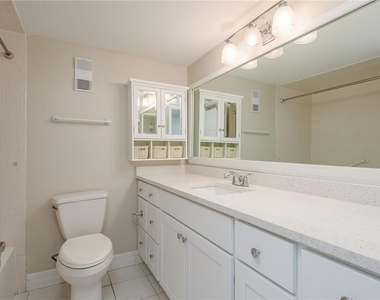 8 Glencoe Place - Photo Thumbnail 16