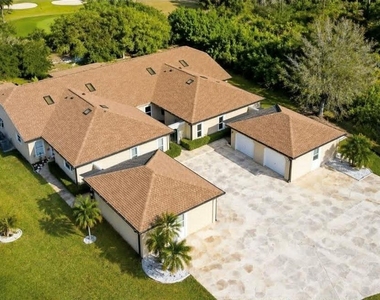 1203 Saxony Circle - Photo Thumbnail 13