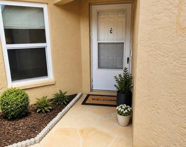 1203 Saxony Circle - Photo Thumbnail 10