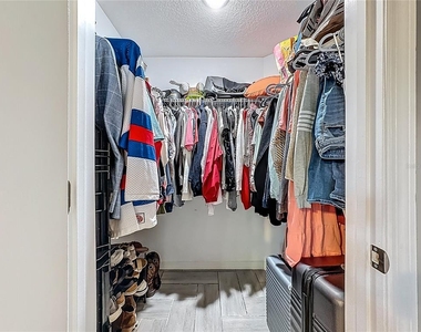 321 21st Street W - Photo Thumbnail 13