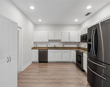 3125 Santorini Court - Photo Thumbnail 10