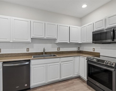 3125 Santorini Court - Photo Thumbnail 11