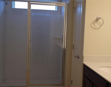 2713 Franklin Road - Photo Thumbnail 7