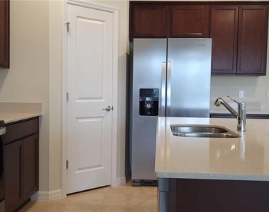 2713 Franklin Road - Photo Thumbnail 5